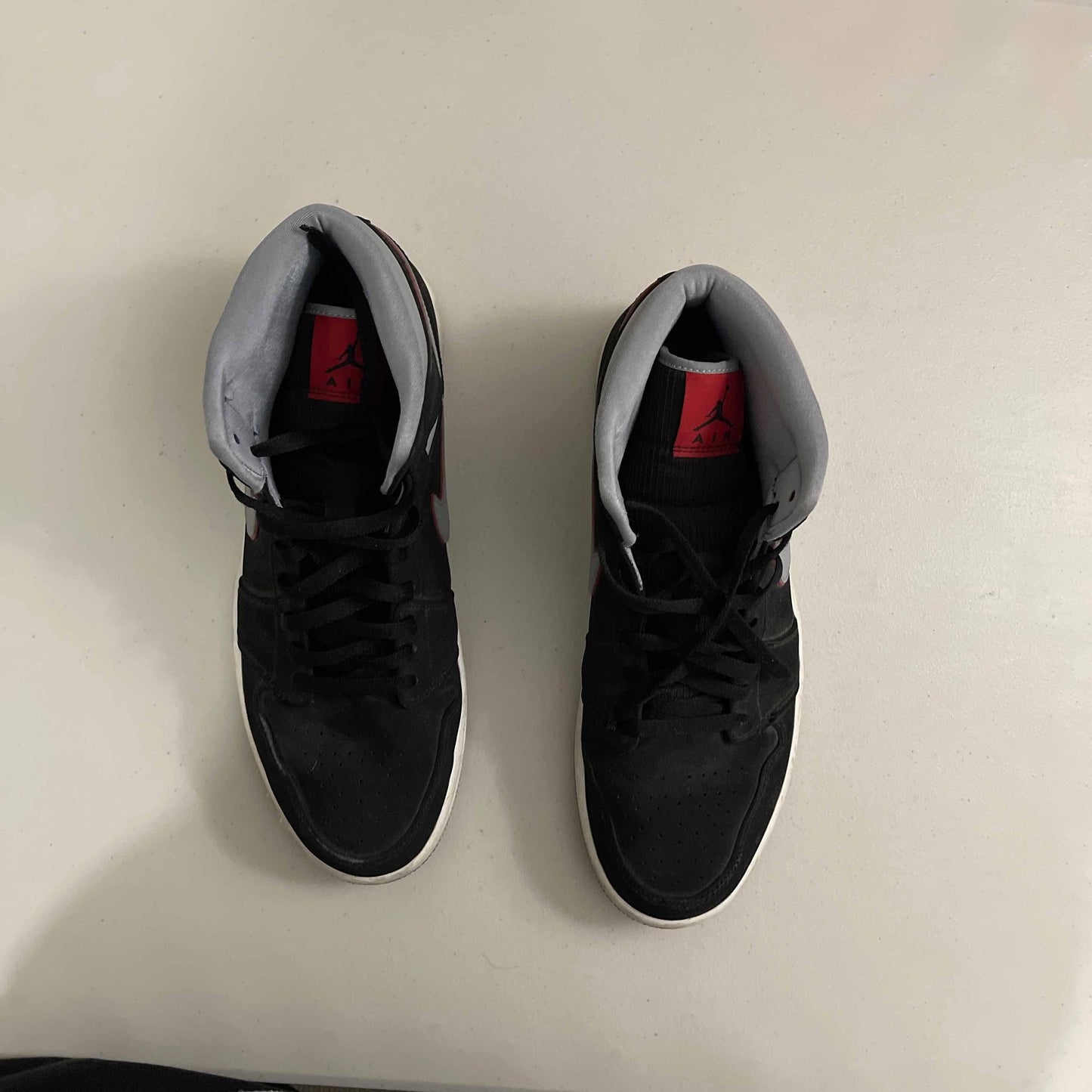 Air Jordan 1 Mid "Black Particle Grey/Gym Red"